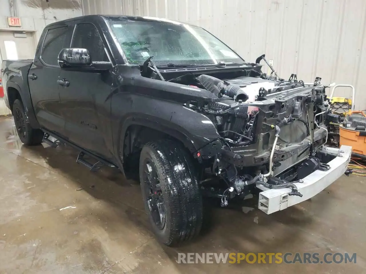 4 Photograph of a damaged car 5TFLA5AB2NX011409 TOYOTA TUNDRA 2022