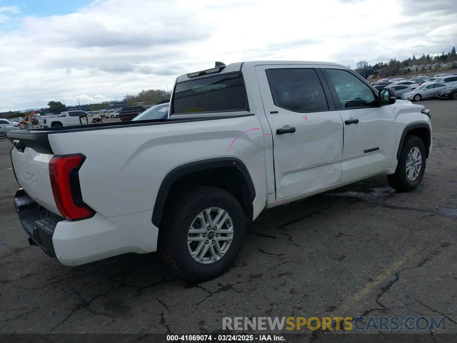 4 Фотография поврежденного автомобиля 5TFLA5AB5NX011470 TOYOTA TUNDRA 2022