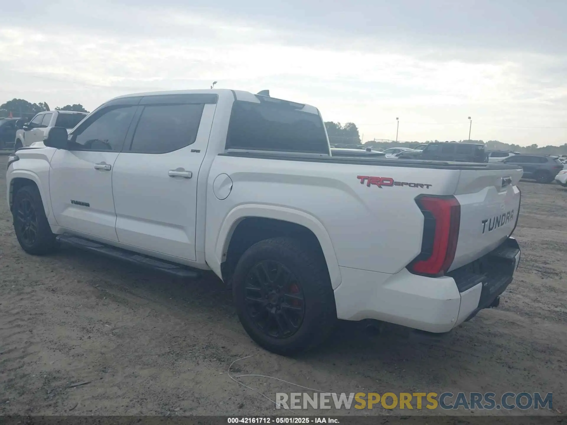 3 Photograph of a damaged car 5TFLA5AB5NX013672 TOYOTA TUNDRA 2022