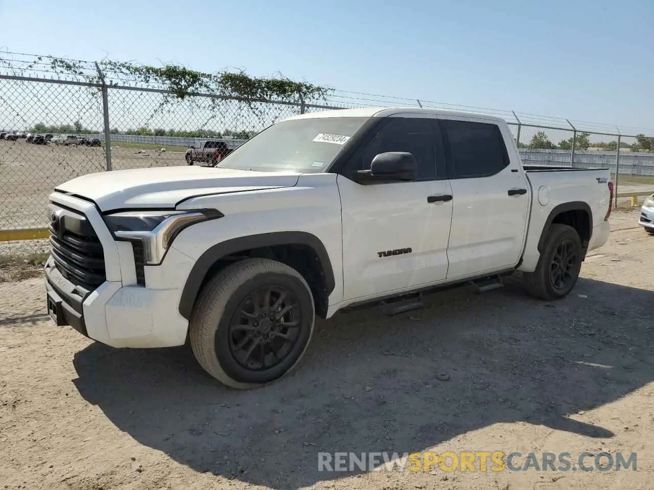 1 Photograph of a damaged car 5TFLA5AB7NX003399 TOYOTA TUNDRA 2022