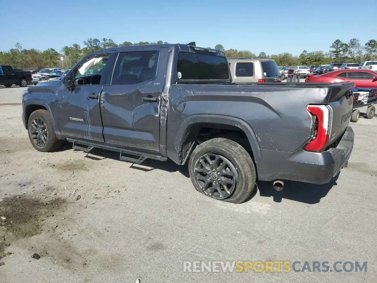 2 Photograph of a damaged car 5TFLA5AB7NX008134 TOYOTA TUNDRA 2022