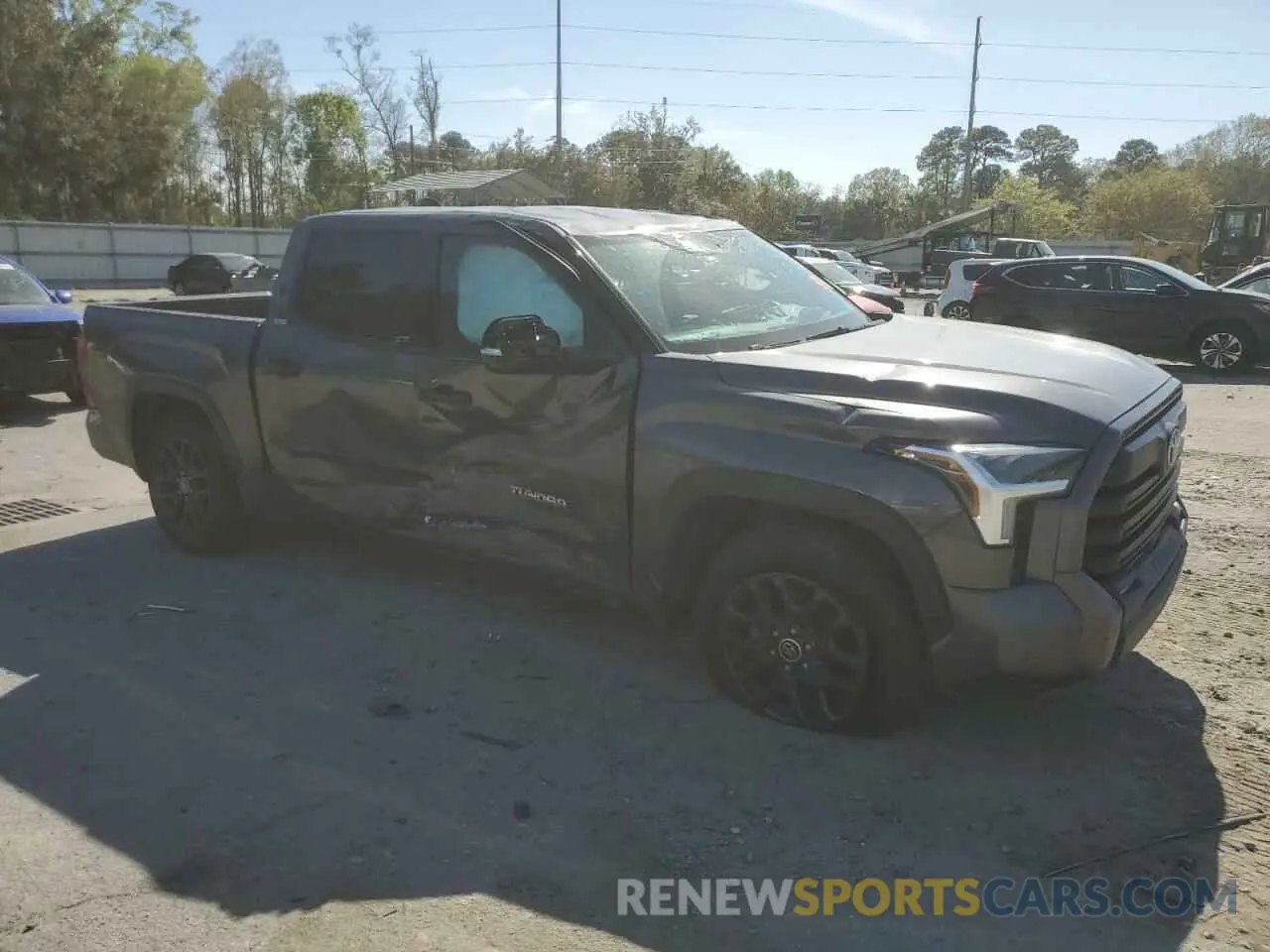 4 Photograph of a damaged car 5TFLA5AB7NX008134 TOYOTA TUNDRA 2022