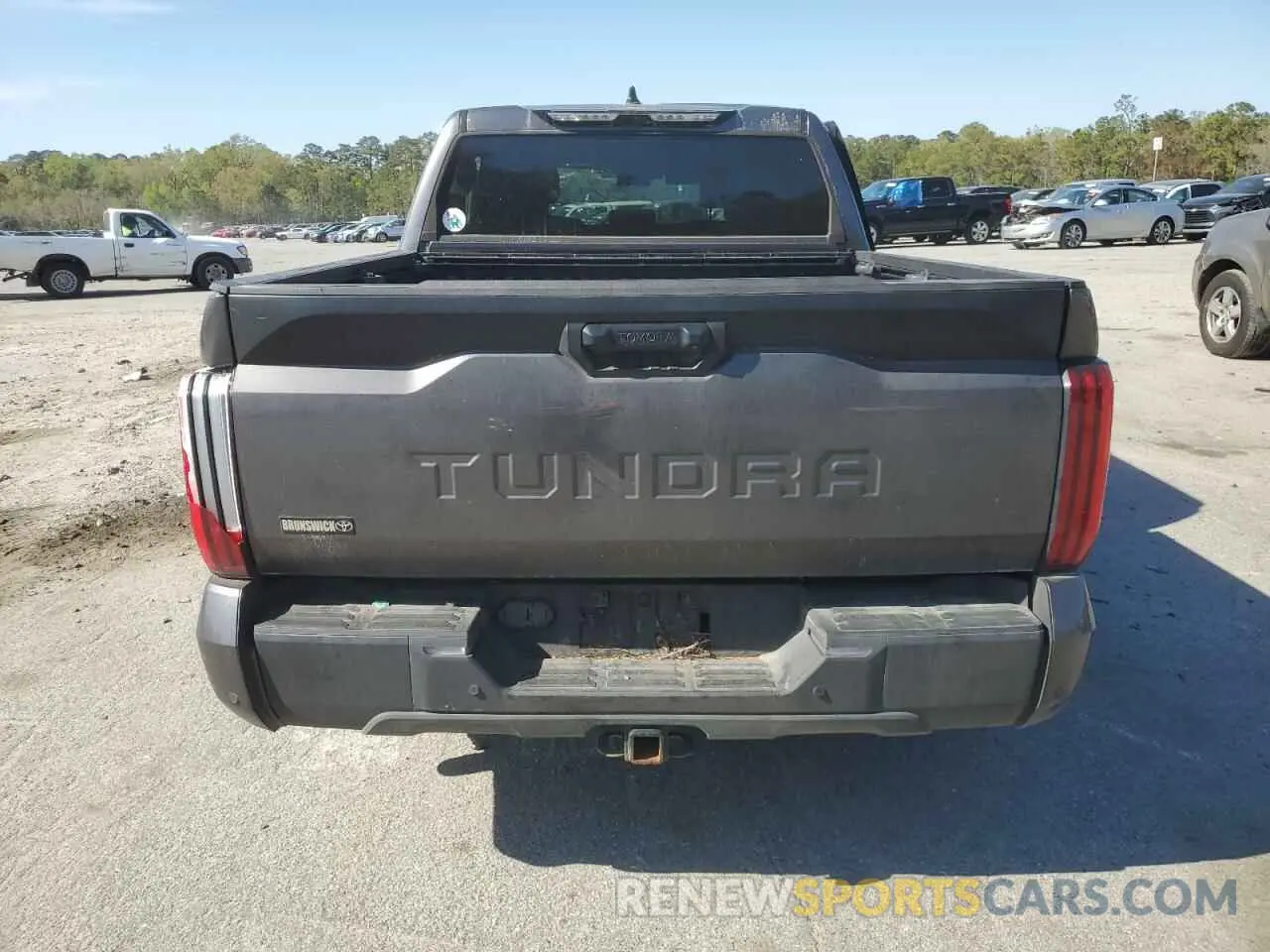 6 Photograph of a damaged car 5TFLA5AB7NX008134 TOYOTA TUNDRA 2022