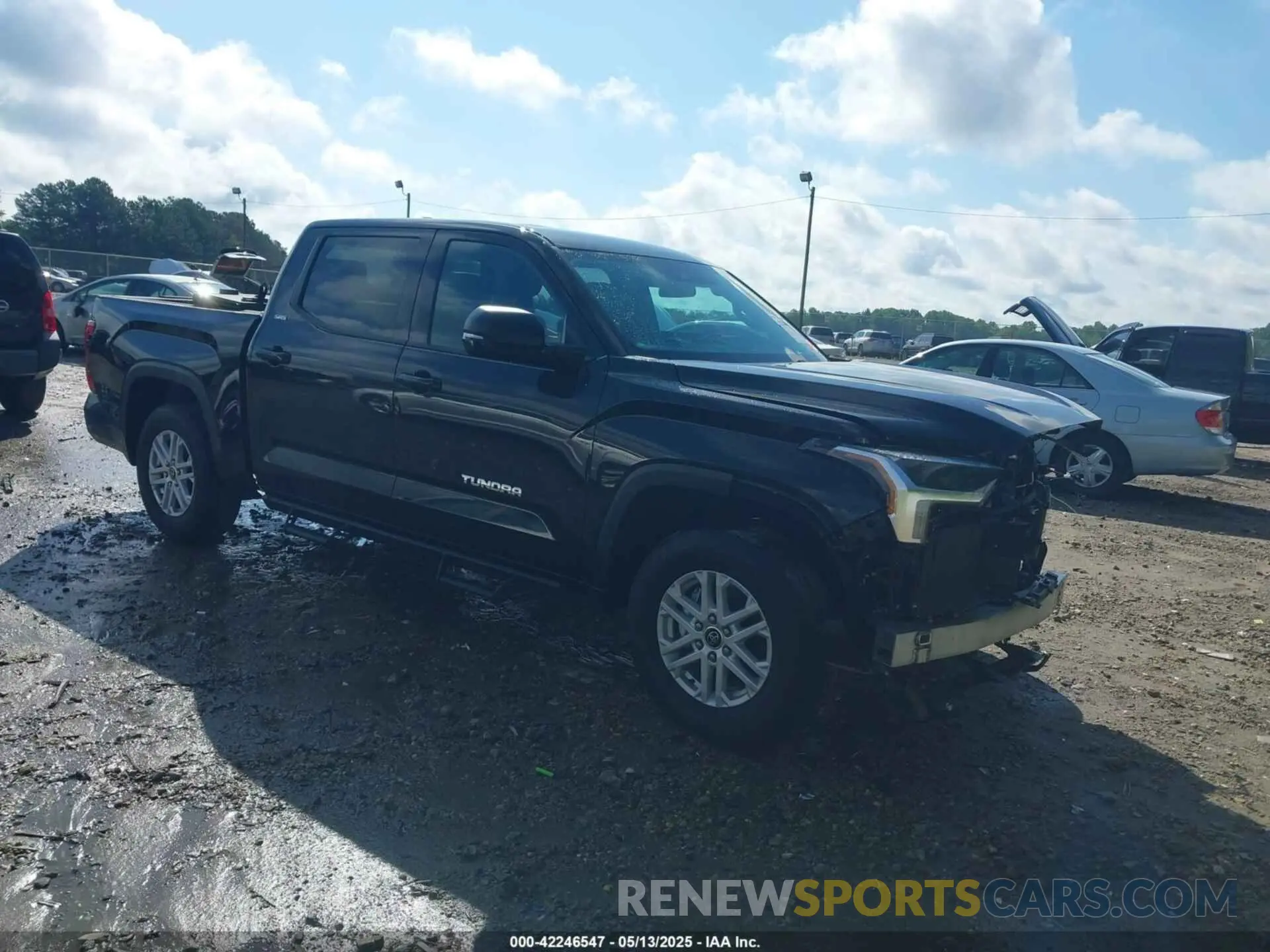 1 Photograph of a damaged car 5TFLA5AB7NX010692 TOYOTA TUNDRA 2022