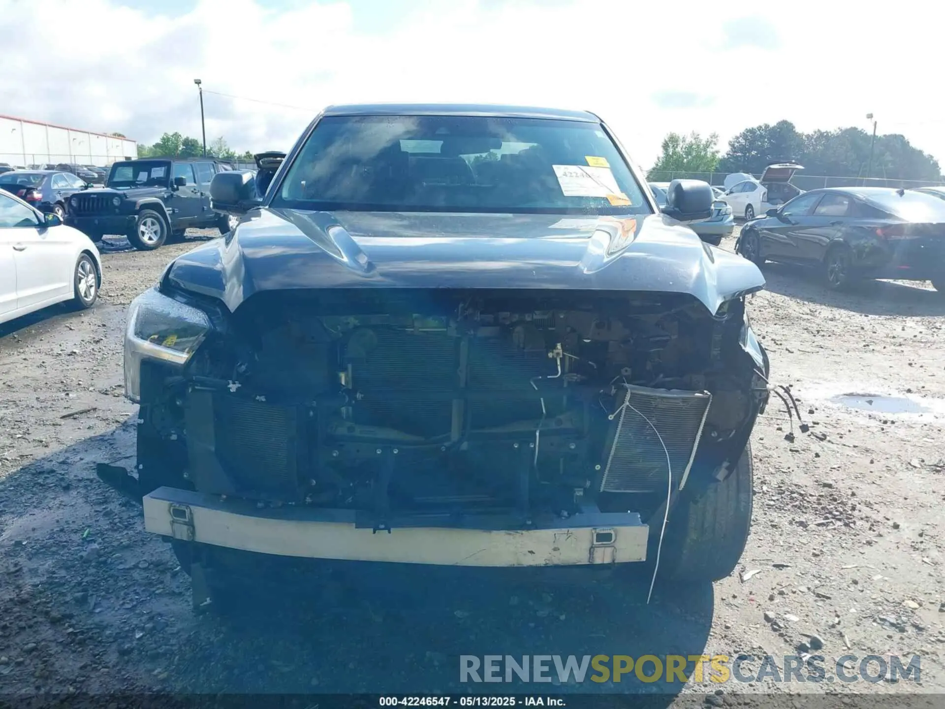 13 Photograph of a damaged car 5TFLA5AB7NX010692 TOYOTA TUNDRA 2022