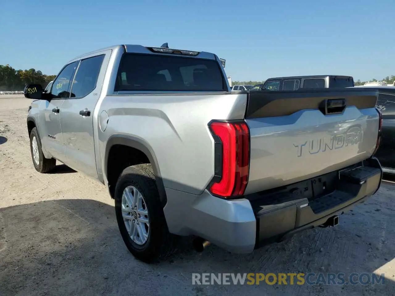 3 Photograph of a damaged car 5TFLA5AB9NX002805 TOYOTA TUNDRA 2022