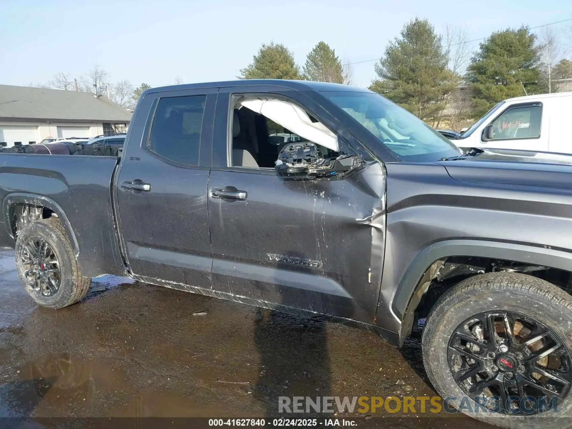 6 Photograph of a damaged car 5TFLA5DA7NX052363 TOYOTA TUNDRA 2022