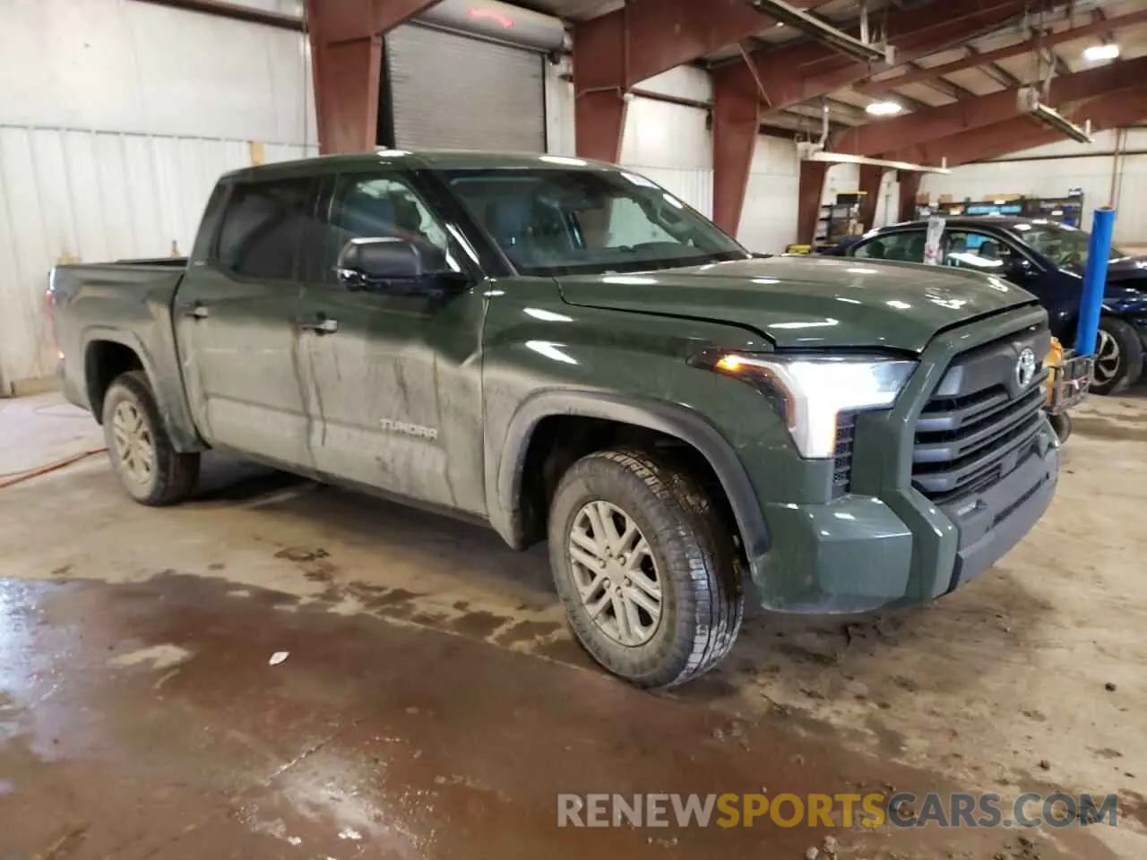 4 Photograph of a damaged car 5TFLA5DB0NX030133 TOYOTA TUNDRA 2022