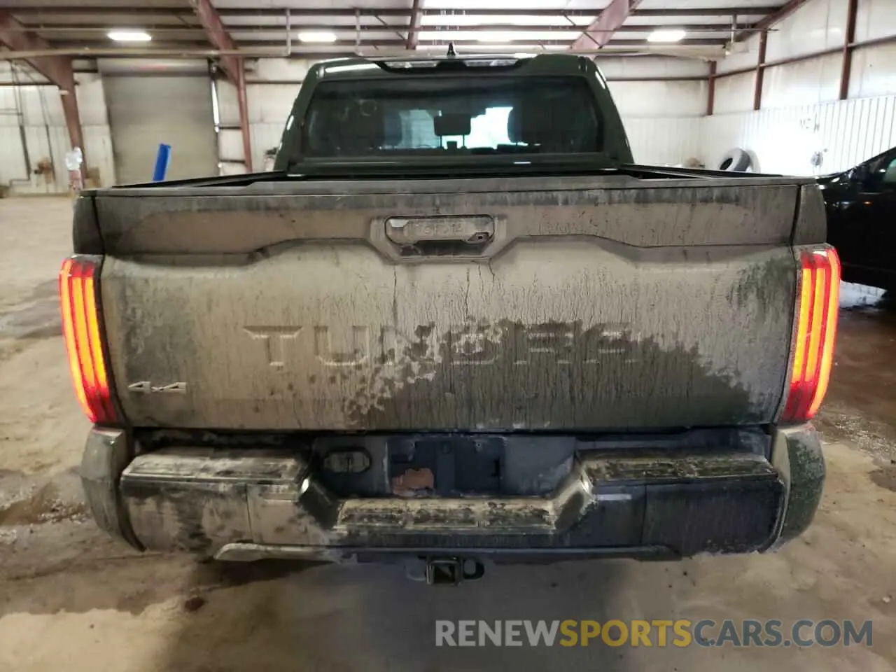 6 Photograph of a damaged car 5TFLA5DB0NX030133 TOYOTA TUNDRA 2022