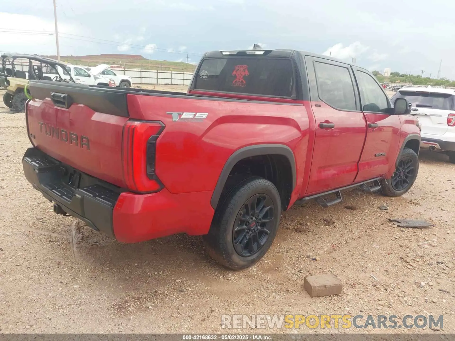 4 Photograph of a damaged car 5TFLA5DB1NX051170 TOYOTA TUNDRA 2022
