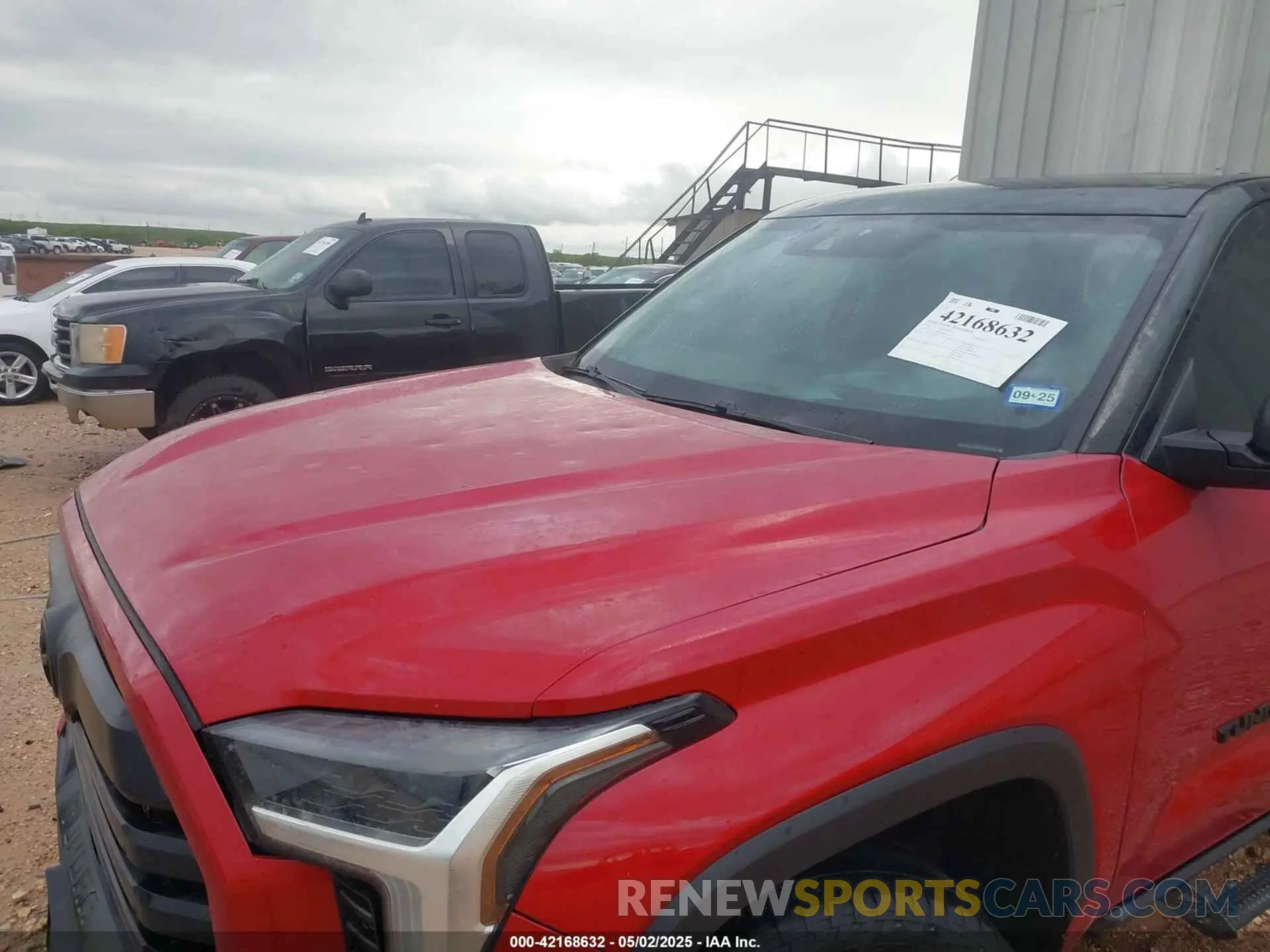 6 Photograph of a damaged car 5TFLA5DB1NX051170 TOYOTA TUNDRA 2022
