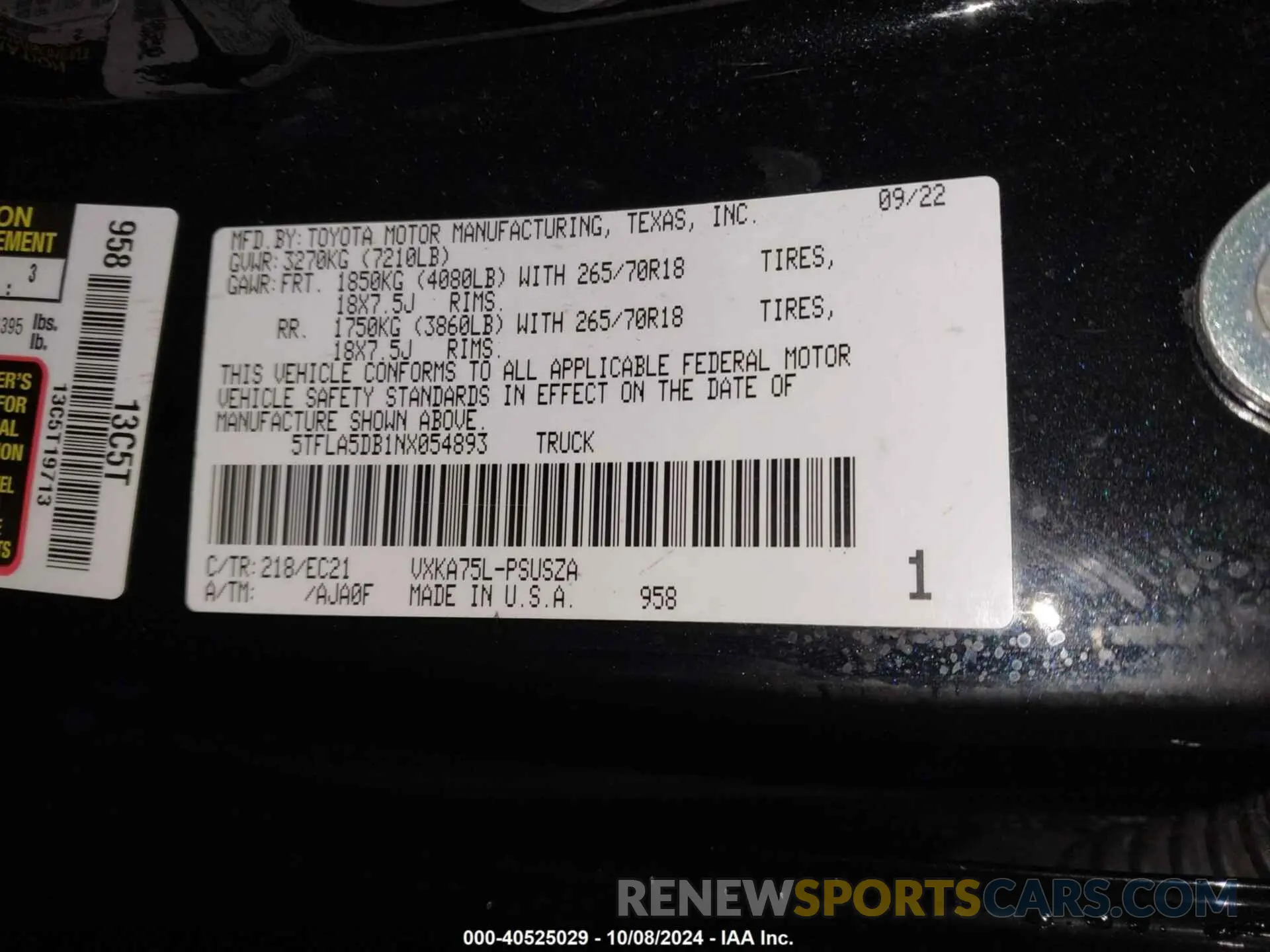9 Photograph of a damaged car 5TFLA5DB1NX054893 TOYOTA TUNDRA 2022