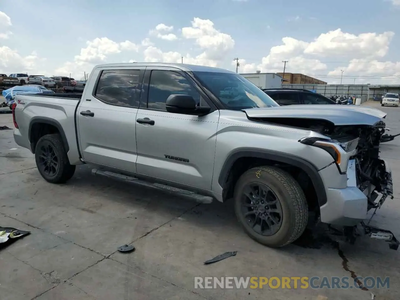 4 Photograph of a damaged car 5TFLA5DB2NX056720 TOYOTA TUNDRA 2022