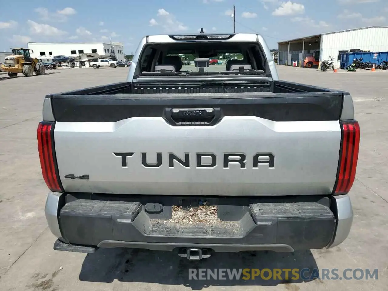 6 Photograph of a damaged car 5TFLA5DB2NX056720 TOYOTA TUNDRA 2022