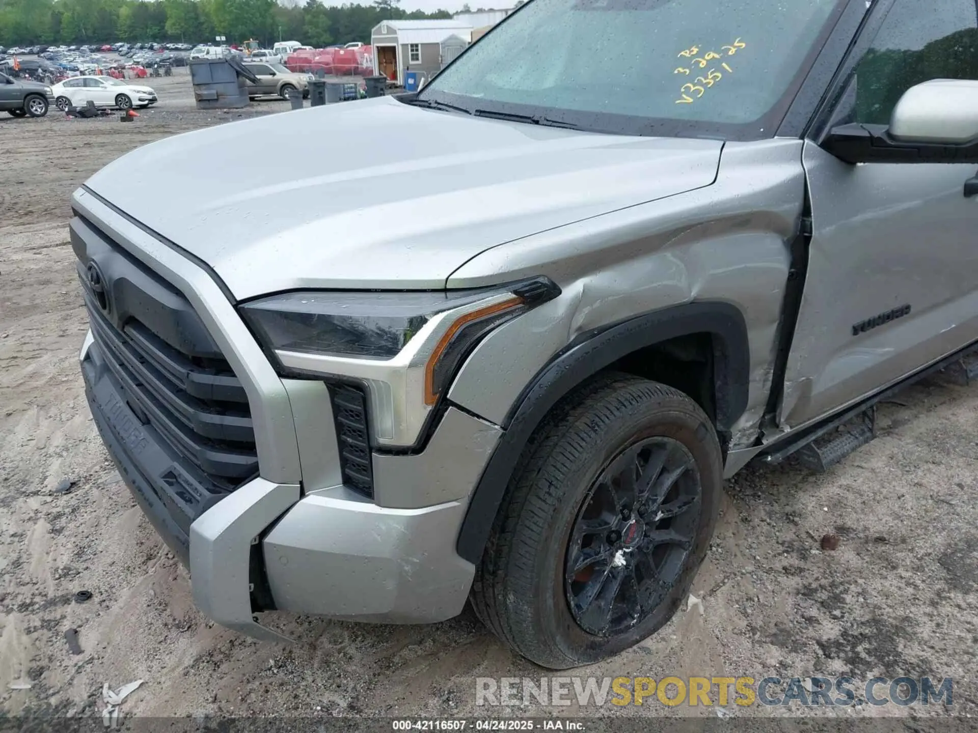 6 Photograph of a damaged car 5TFLA5DB4NX053351 TOYOTA TUNDRA 2022