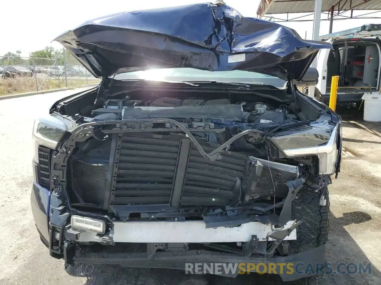 5 Photograph of a damaged car 5TFLA5DB8NX054549 TOYOTA TUNDRA 2022