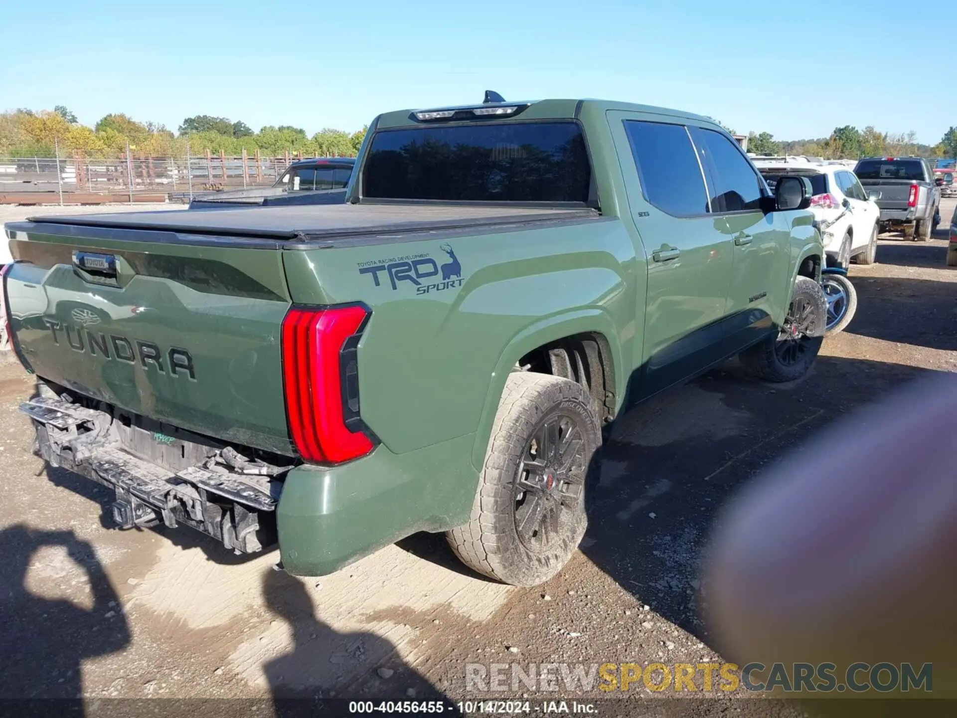 4 Photograph of a damaged car 5TFLA5DB9NX034083 TOYOTA TUNDRA 2022