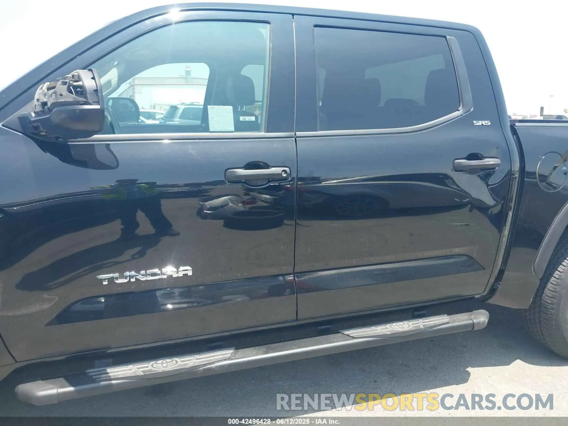 6 Photograph of a damaged car 5TFLA5DB9NX044273 TOYOTA TUNDRA 2022