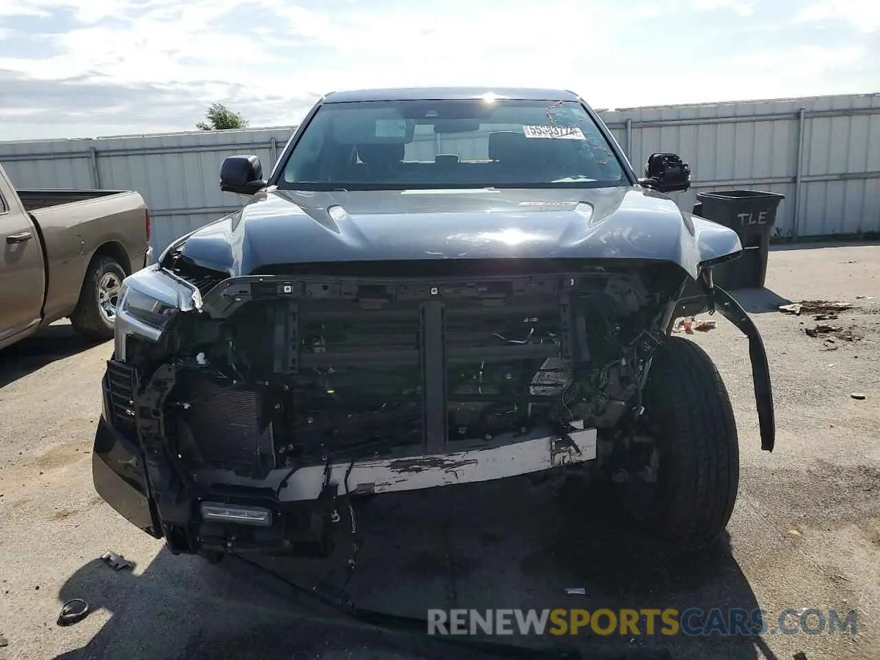 5 Photograph of a damaged car 5TFLA5DB9NX054592 TOYOTA TUNDRA 2022