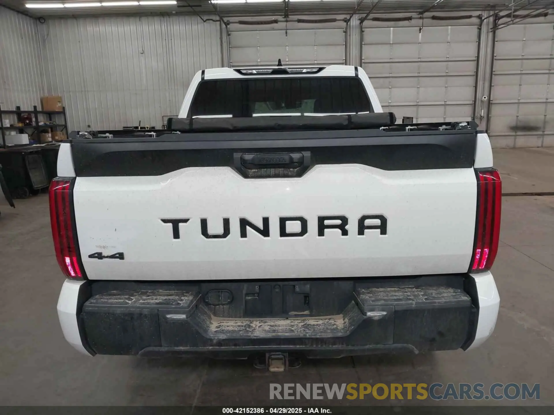 16 Photograph of a damaged car 5TFLA5DBXNX029202 TOYOTA TUNDRA 2022
