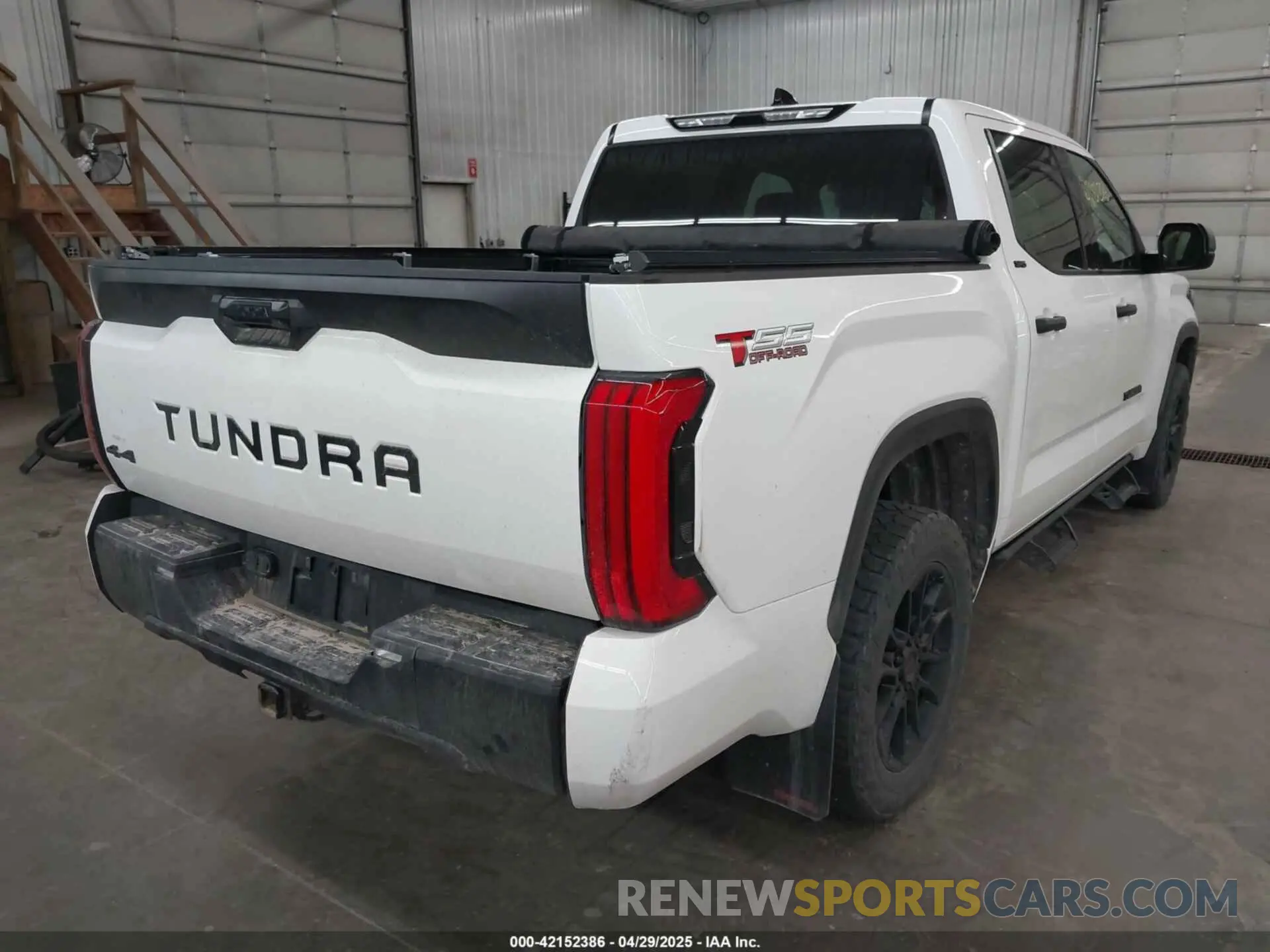 4 Photograph of a damaged car 5TFLA5DBXNX029202 TOYOTA TUNDRA 2022