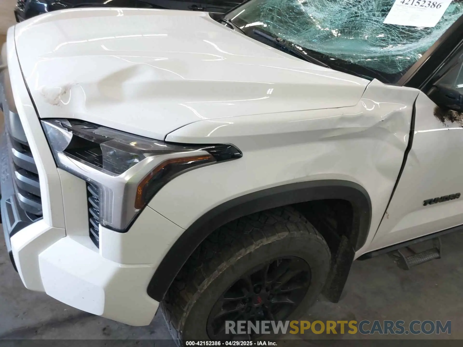 6 Photograph of a damaged car 5TFLA5DBXNX029202 TOYOTA TUNDRA 2022