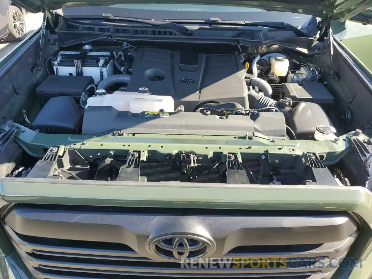 11 Photograph of a damaged car 5TFLA5EC3NX007386 TOYOTA TUNDRA 2022