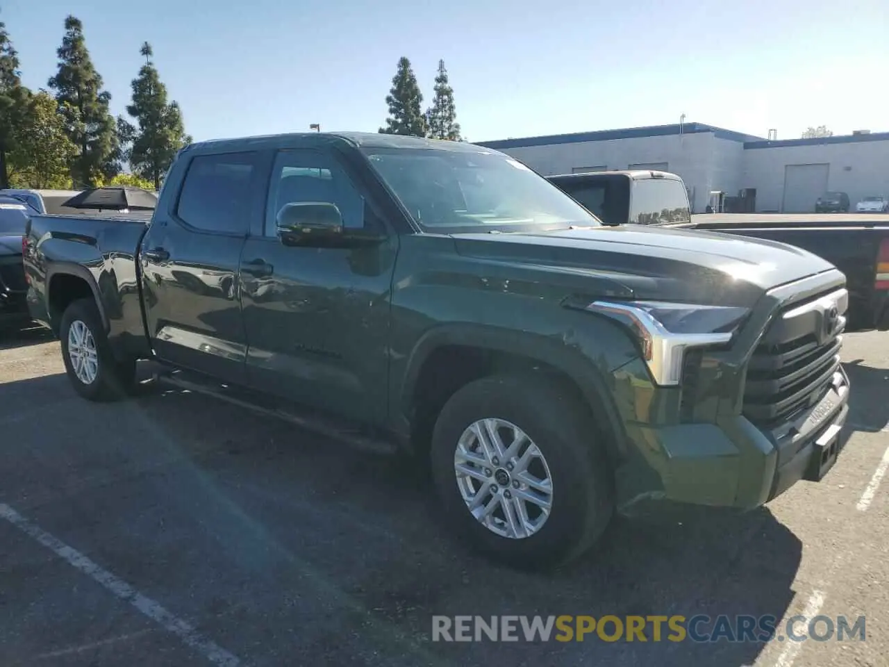 4 Photograph of a damaged car 5TFLA5EC3NX007386 TOYOTA TUNDRA 2022