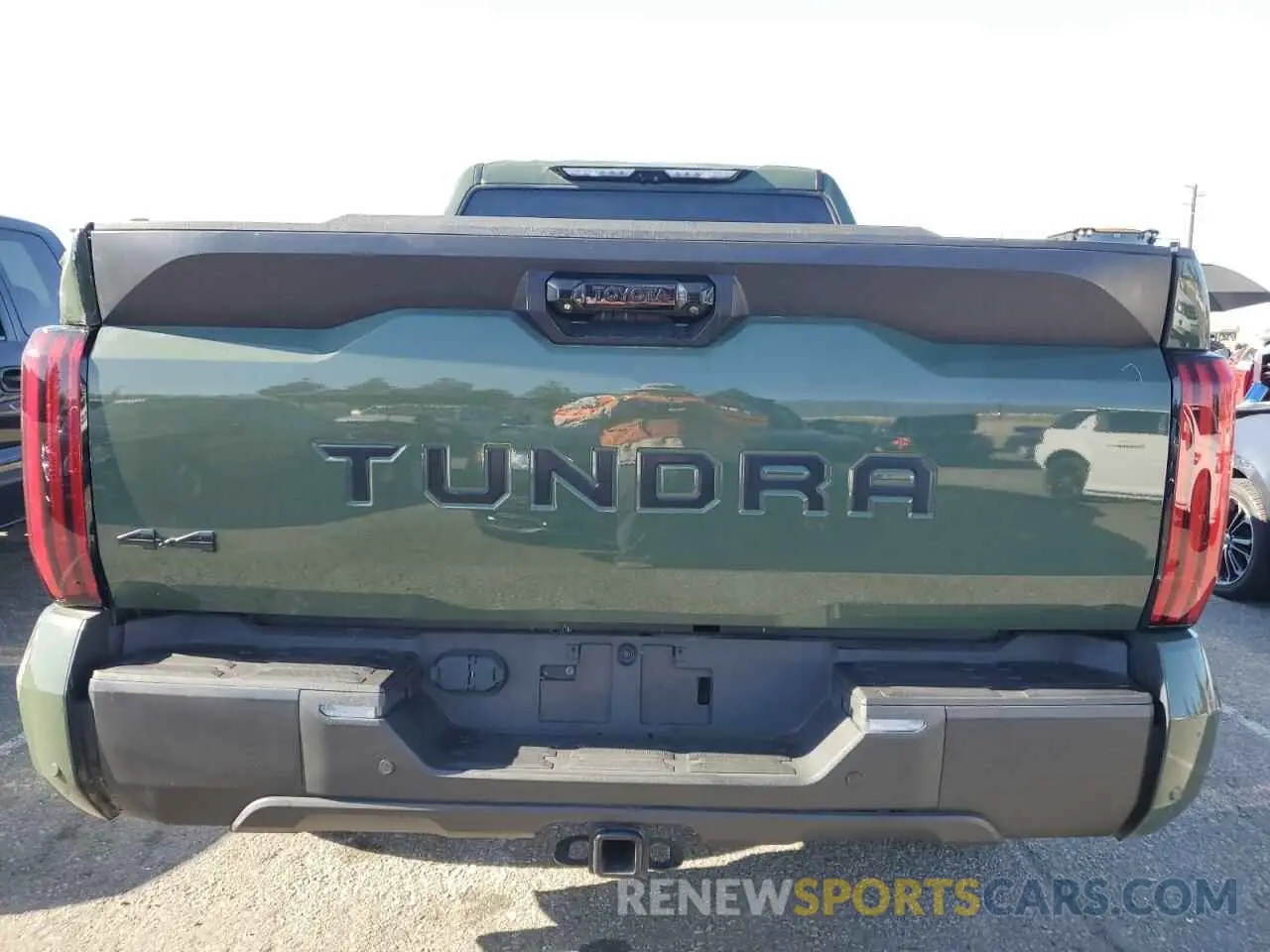 6 Photograph of a damaged car 5TFLA5EC3NX007386 TOYOTA TUNDRA 2022