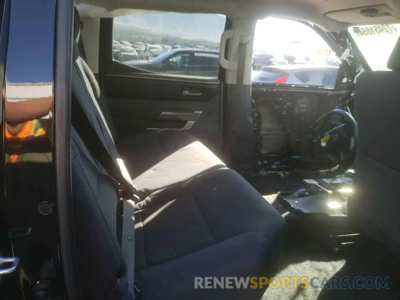 10 Photograph of a damaged car 5TFLA5EC5NX006269 TOYOTA TUNDRA 2022
