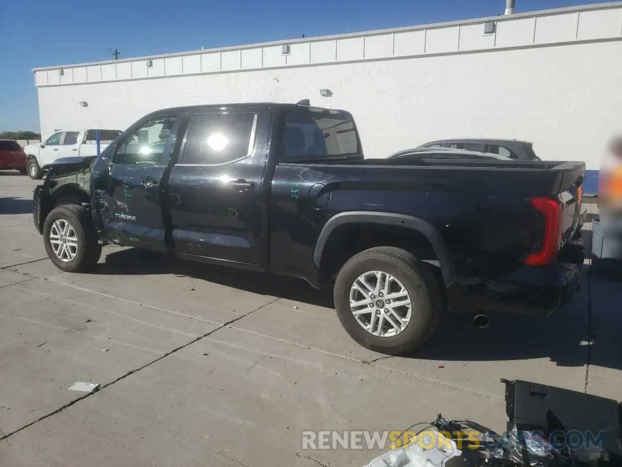 2 Photograph of a damaged car 5TFLA5EC5NX006269 TOYOTA TUNDRA 2022