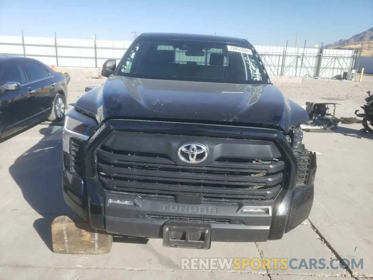 5 Photograph of a damaged car 5TFLA5EC5NX006269 TOYOTA TUNDRA 2022