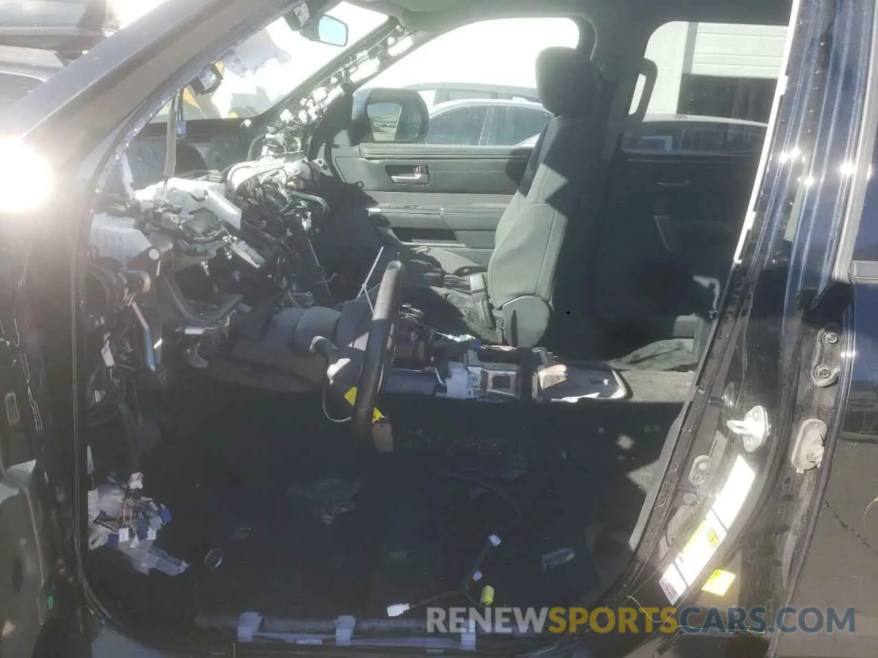 7 Photograph of a damaged car 5TFLA5EC5NX006269 TOYOTA TUNDRA 2022
