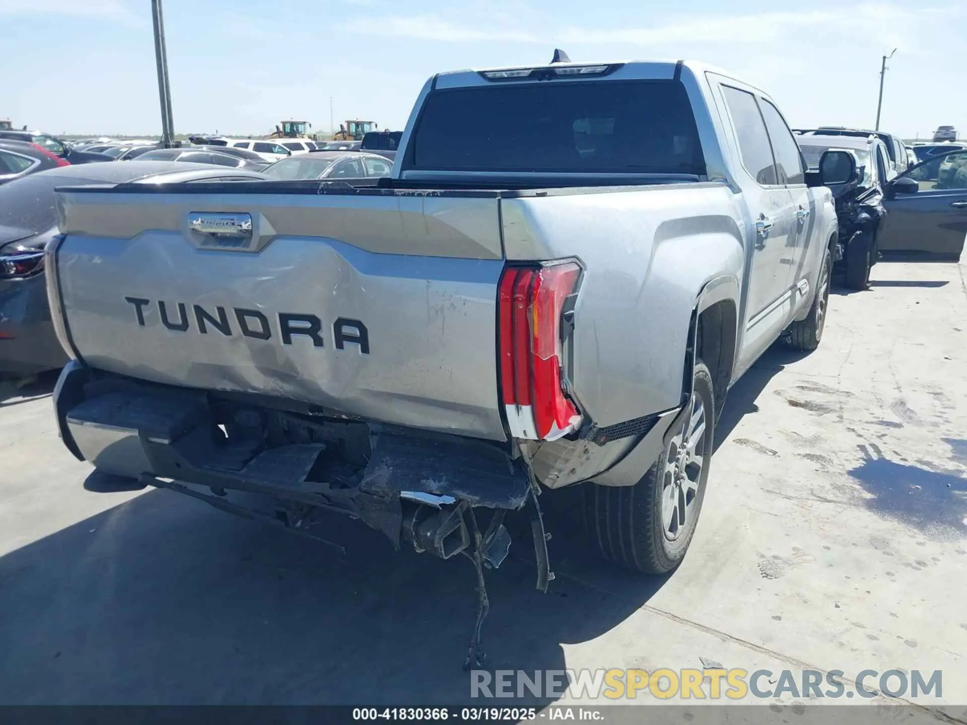4 Фотография поврежденного автомобиля 5TFMA5AB8NX014903 TOYOTA TUNDRA 2022