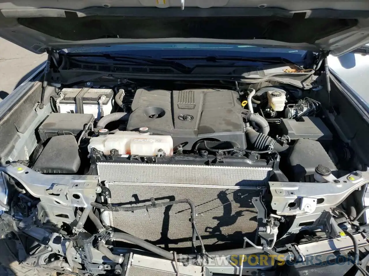 12 Photograph of a damaged car 5TFMA5EC9NX005128 TOYOTA TUNDRA 2022