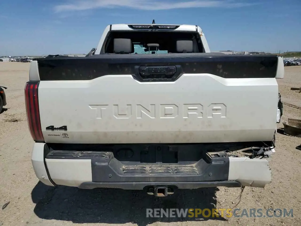 6 Photograph of a damaged car 5TFNA5DB3NX036937 TOYOTA TUNDRA 2022