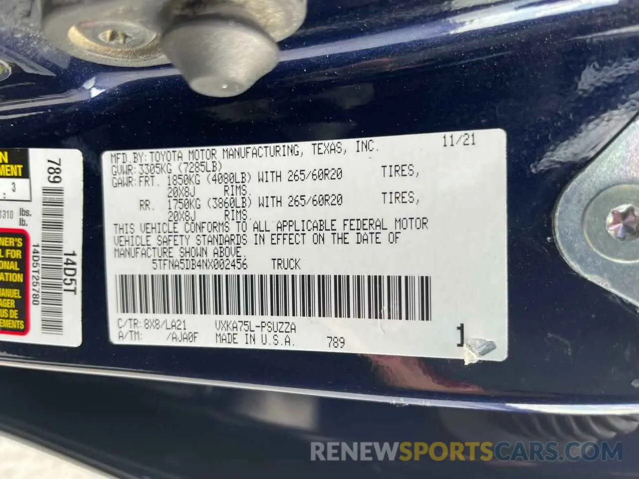 10 Photograph of a damaged car 5TFNA5DB4NX002456 TOYOTA TUNDRA 2022