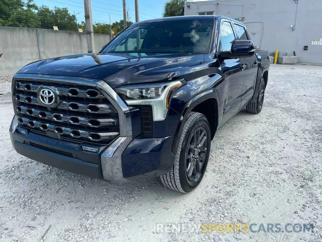 2 Photograph of a damaged car 5TFNA5DB4NX002456 TOYOTA TUNDRA 2022