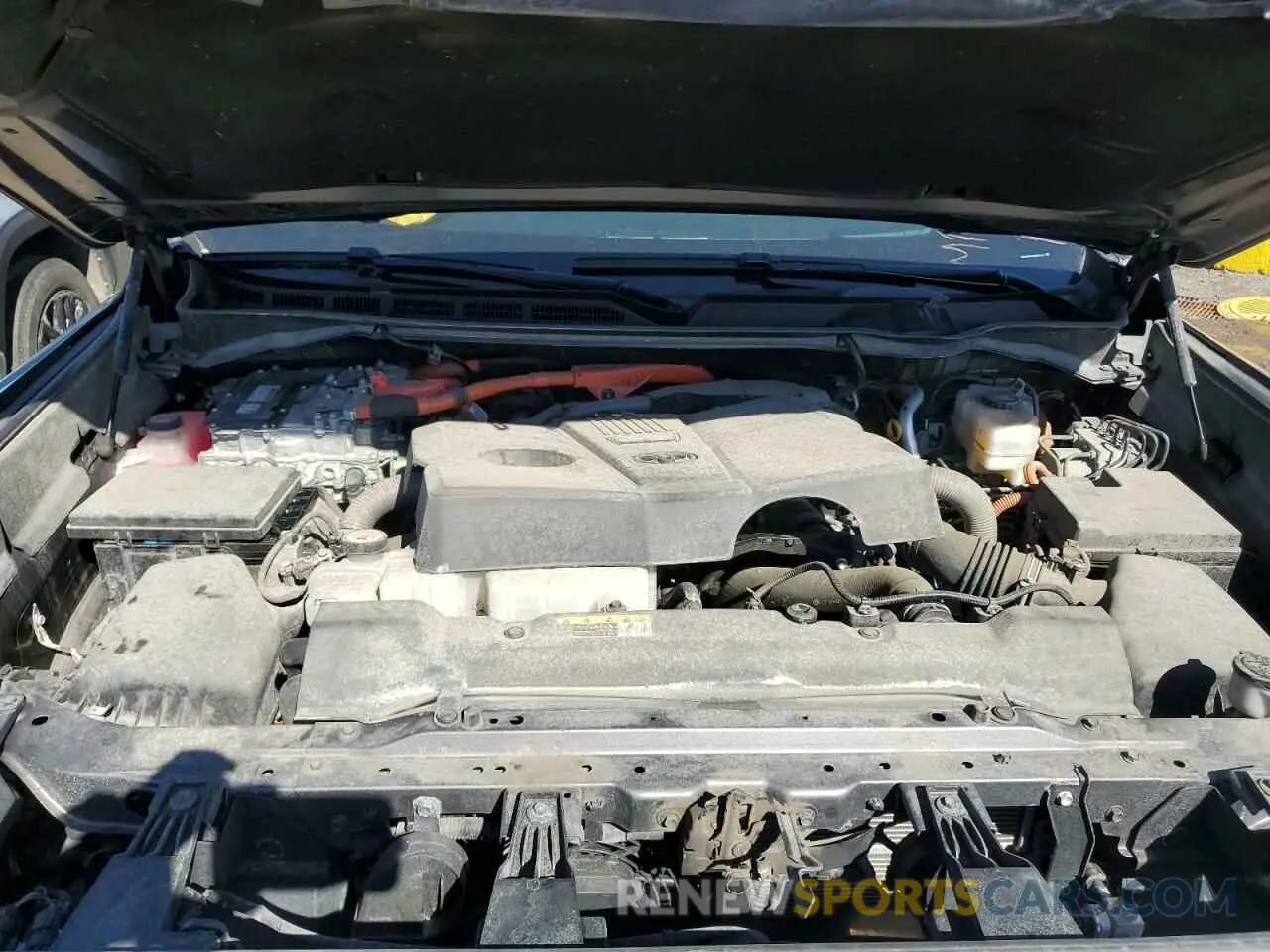 11 Photograph of a damaged car 5TFNC5DB3NX008341 TOYOTA TUNDRA 2022