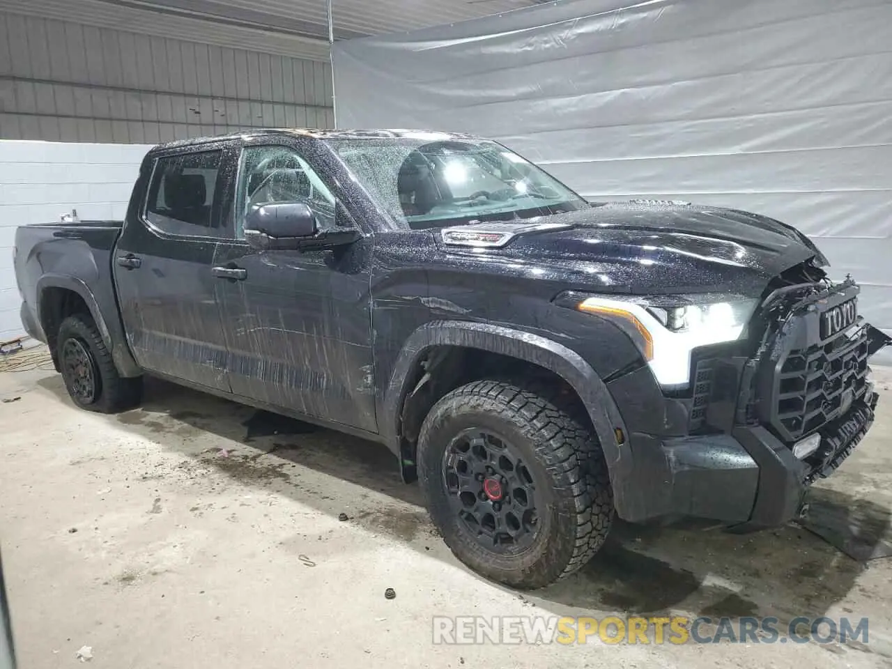 4 Photograph of a damaged car 5TFPC5DB5NX004784 TOYOTA TUNDRA 2022