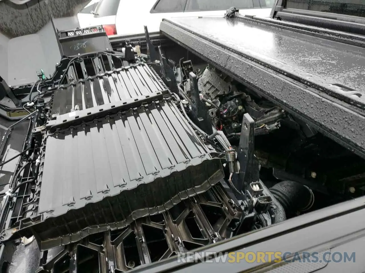 12 Photograph of a damaged car 5TFVC5DB9NX007727 TOYOTA TUNDRA 2022