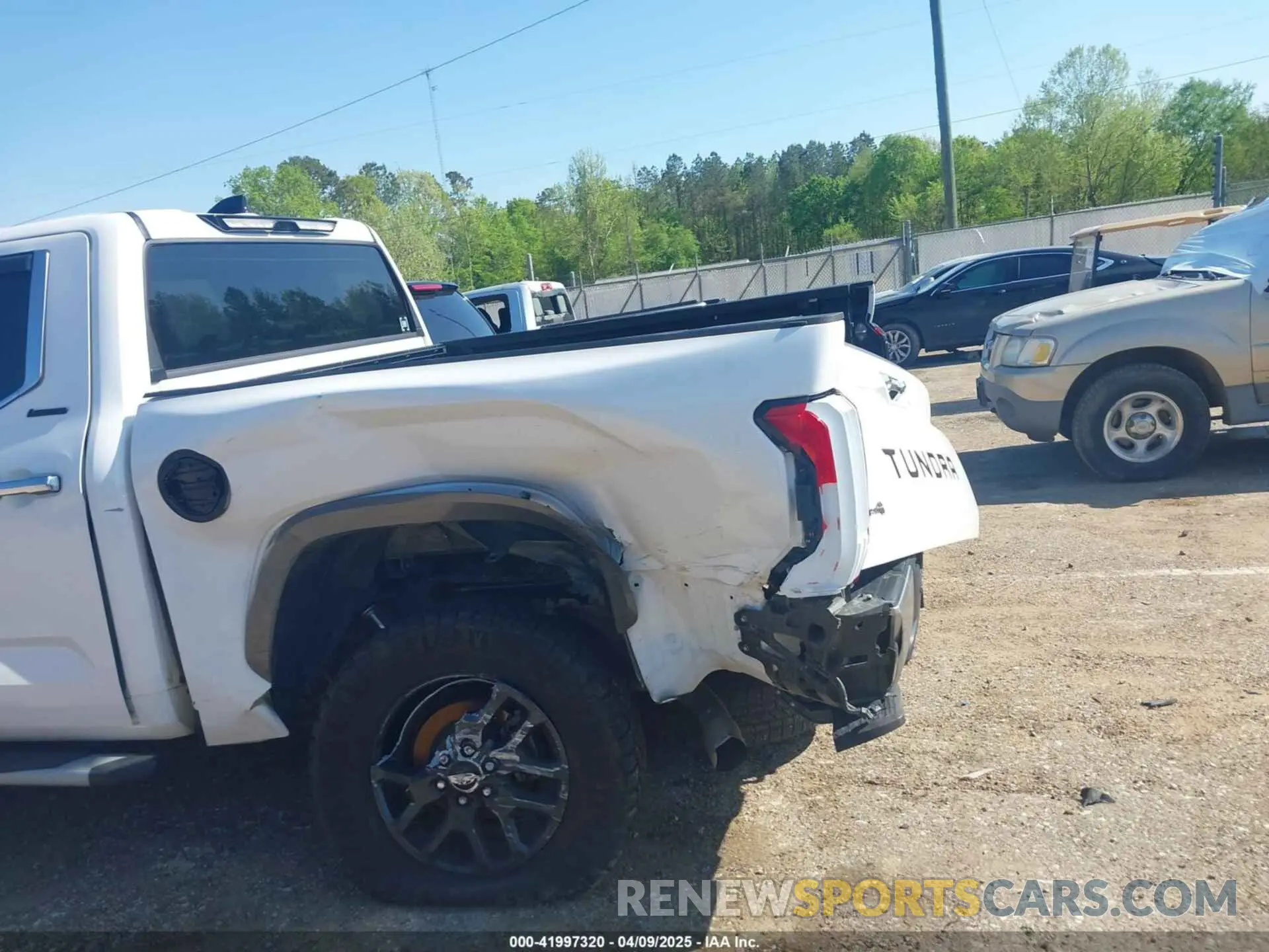 19 Photograph of a damaged car 5TFJA5DB1PX078704 TOYOTA TUNDRA 2023