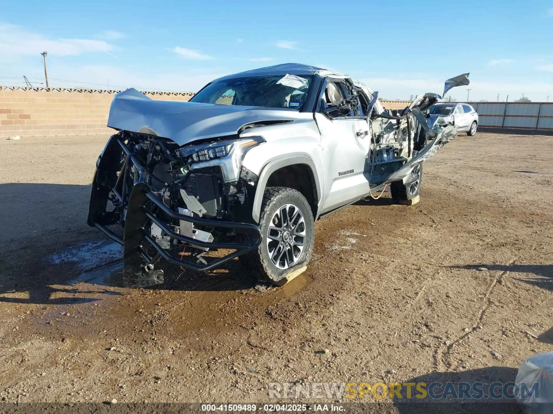2 Фотография поврежденного автомобиля 5TFJA5DB7PX084183 TOYOTA TUNDRA 2023