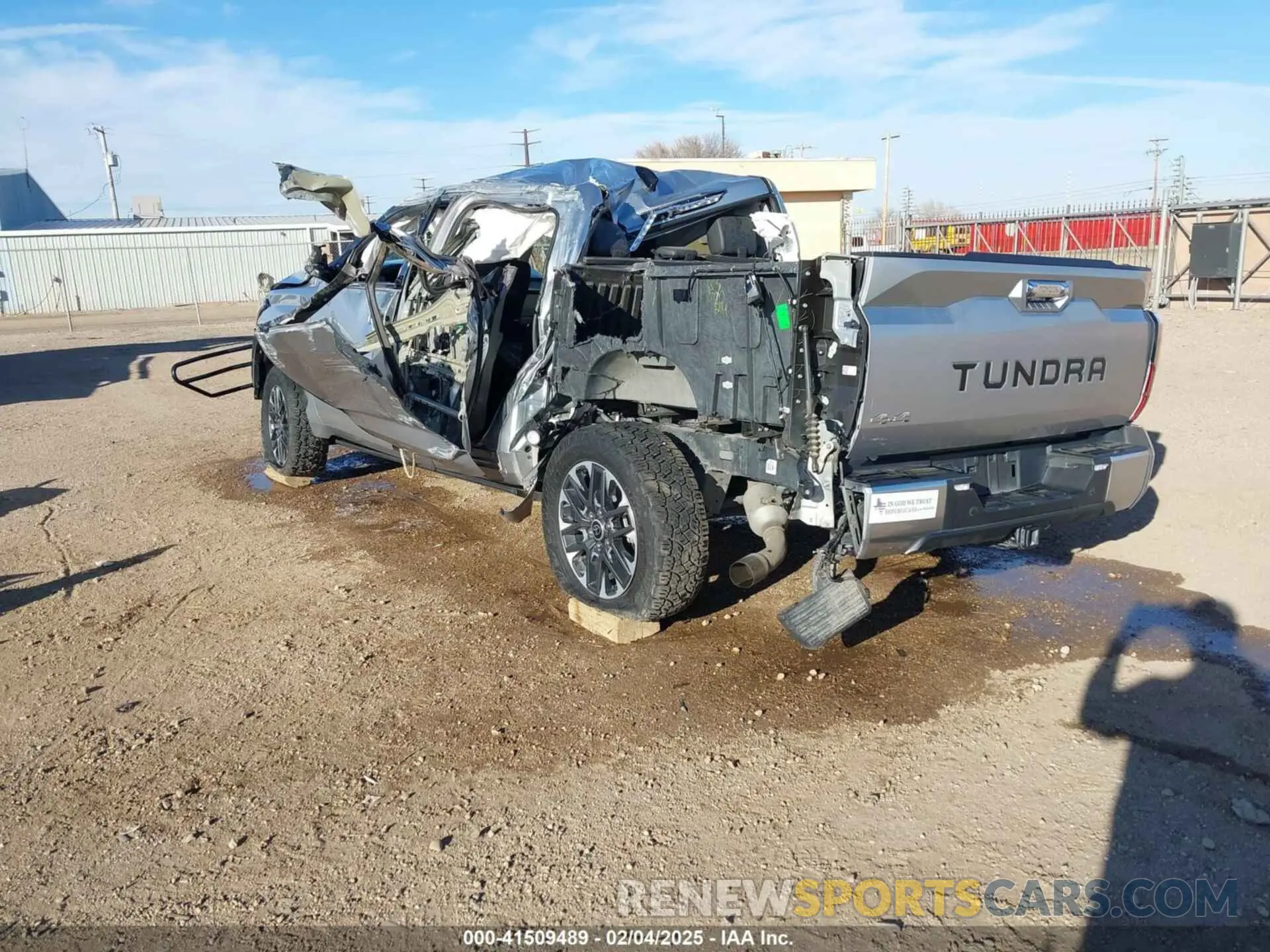 3 Фотография поврежденного автомобиля 5TFJA5DB7PX084183 TOYOTA TUNDRA 2023