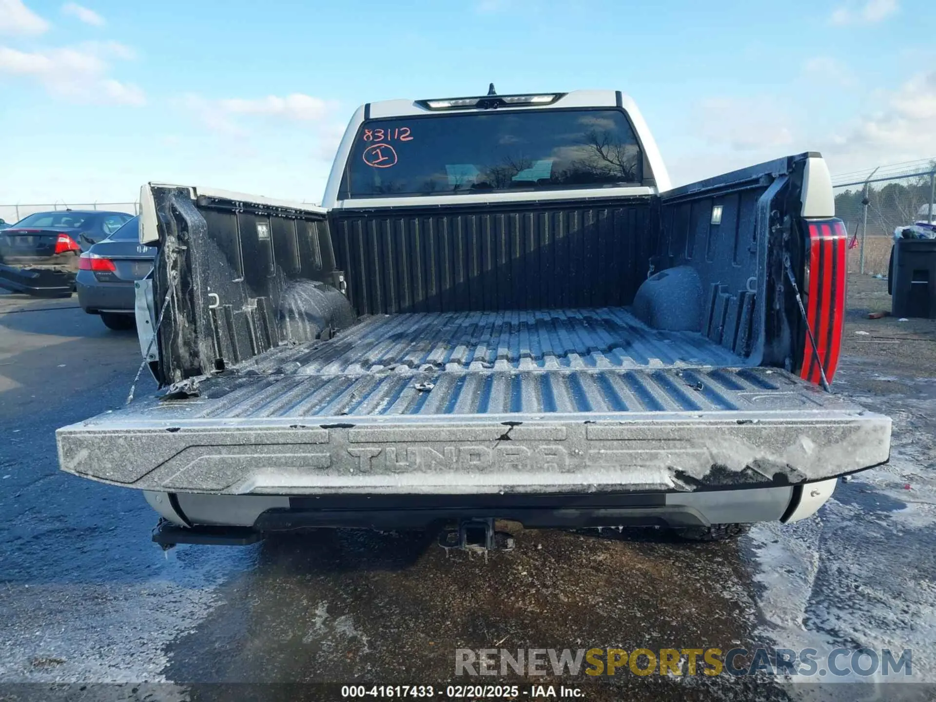 17 Фотография поврежденного автомобиля 5TFJA5DB8PX070681 TOYOTA TUNDRA 2023