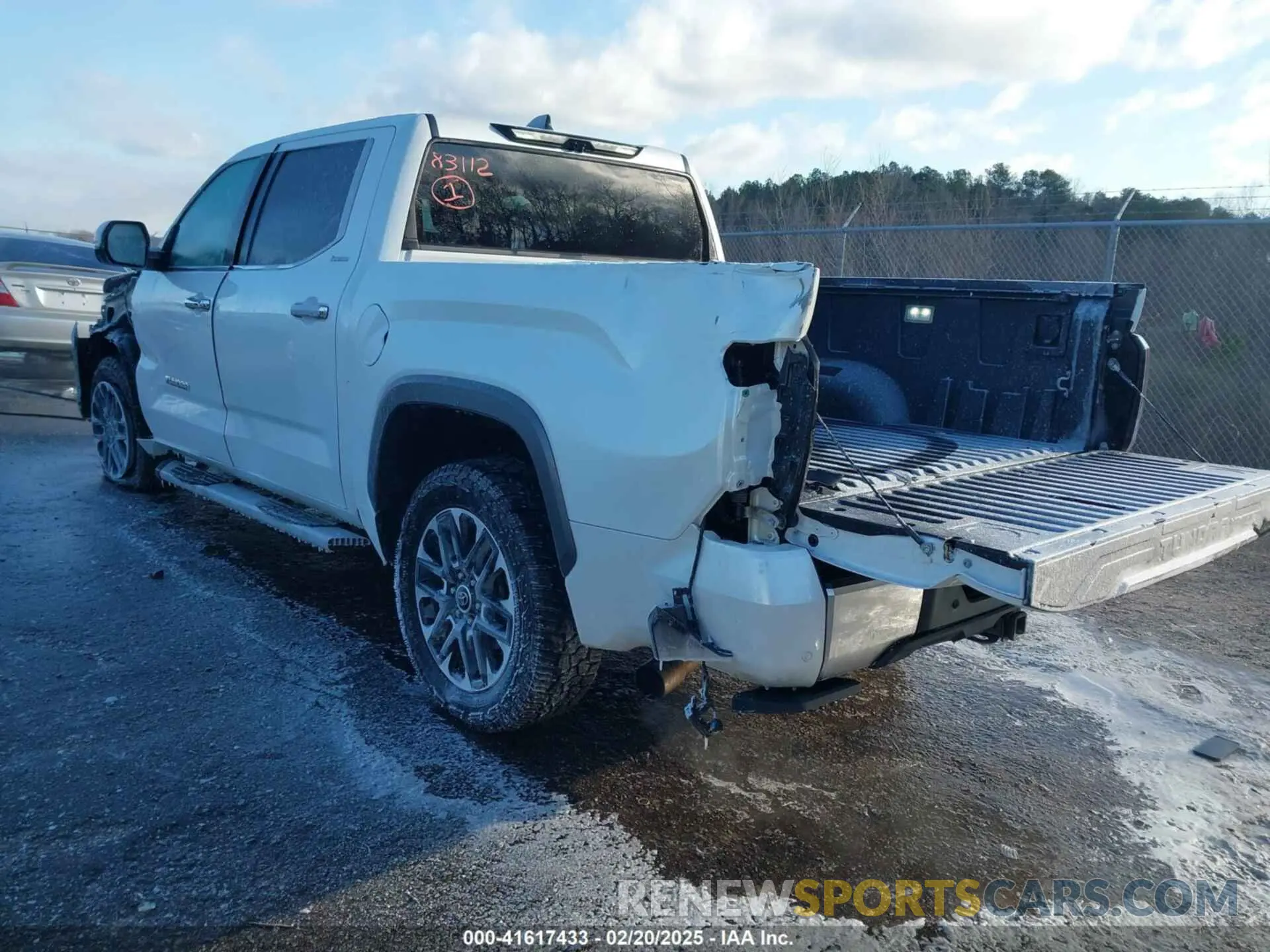 3 Фотография поврежденного автомобиля 5TFJA5DB8PX070681 TOYOTA TUNDRA 2023
