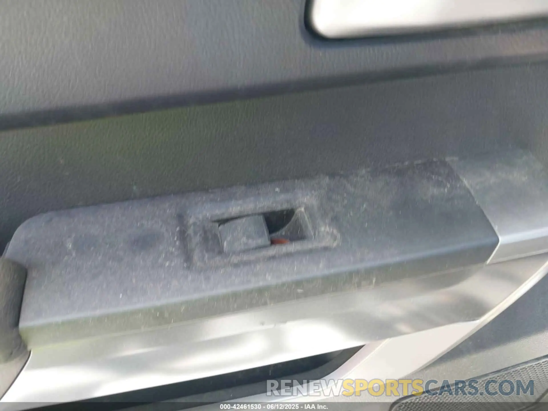 11 Photograph of a damaged car 5TFLA5AB4PX023533 TOYOTA TUNDRA 2023