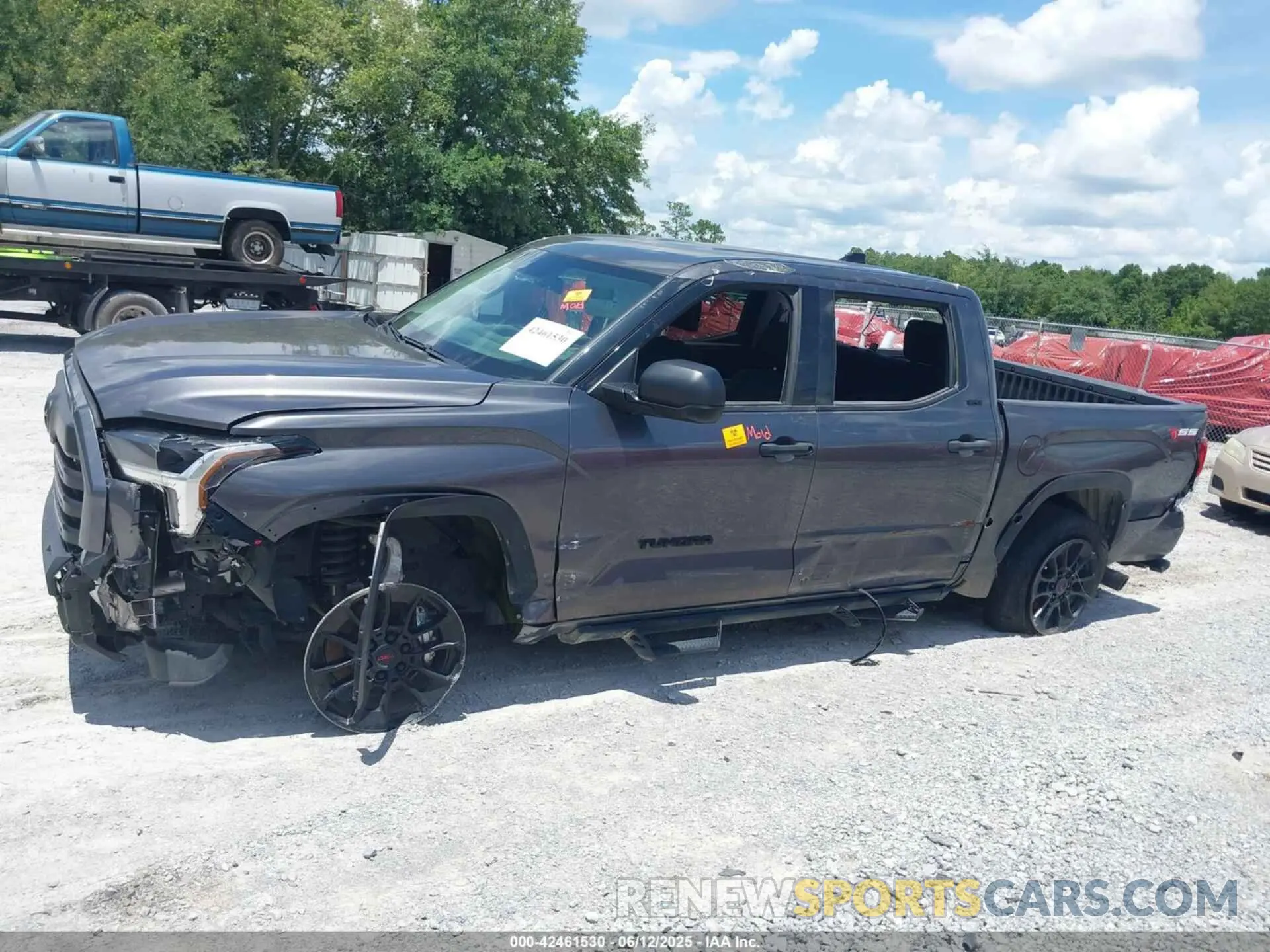 14 Photograph of a damaged car 5TFLA5AB4PX023533 TOYOTA TUNDRA 2023