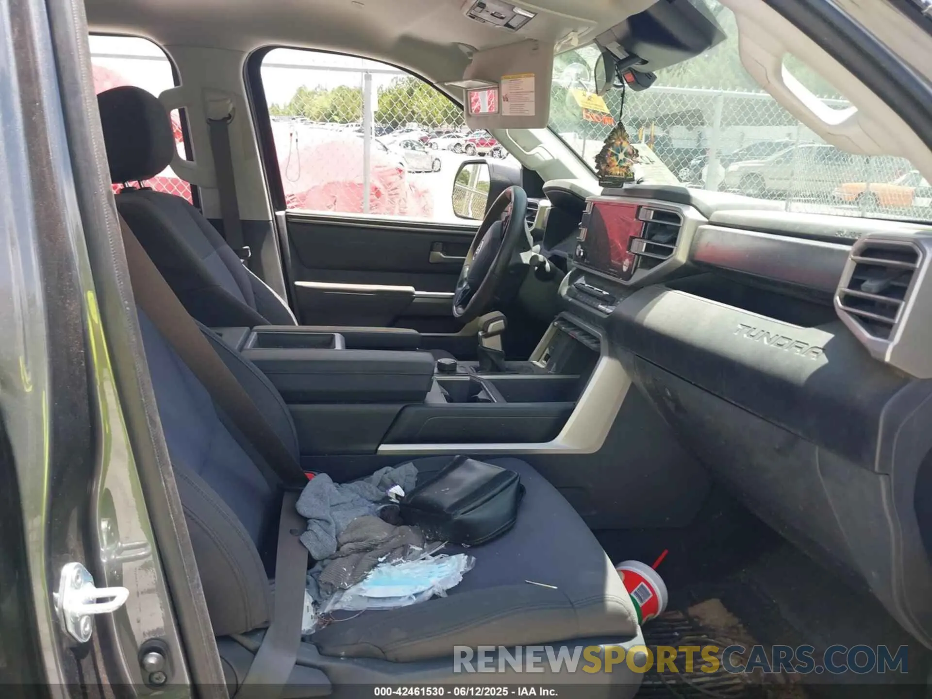 5 Photograph of a damaged car 5TFLA5AB4PX023533 TOYOTA TUNDRA 2023