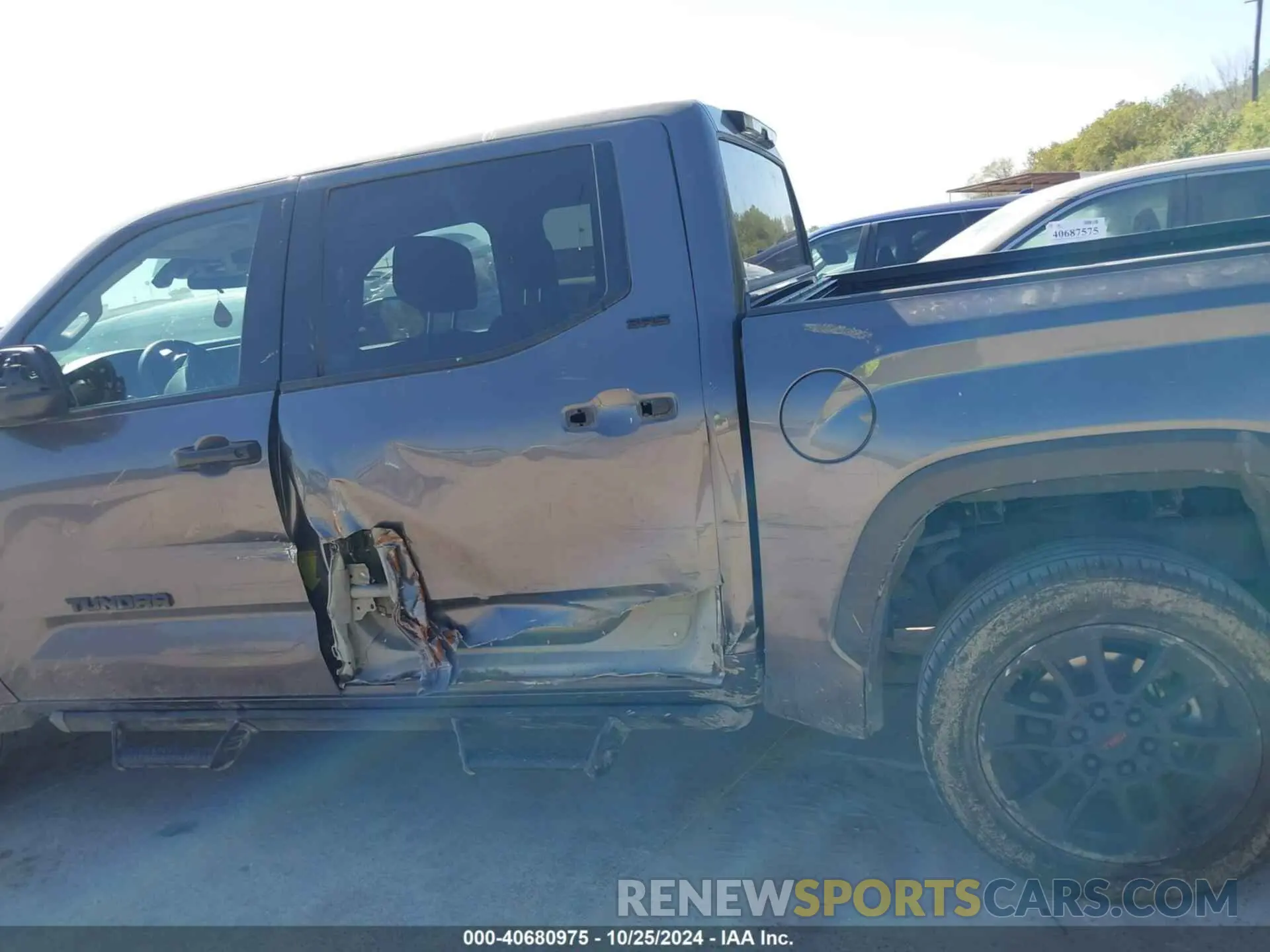 14 Photograph of a damaged car 5TFLA5AB6PX027373 TOYOTA TUNDRA 2023